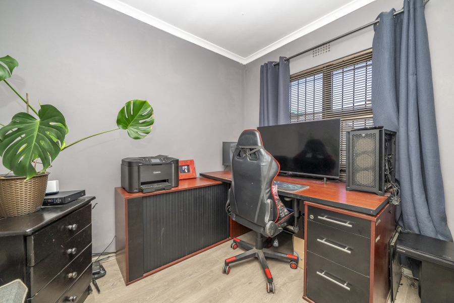 3 Bedroom Property for Sale in Viking Village Western Cape